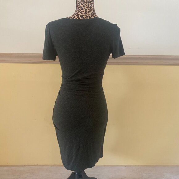 Diane Von Furstenberg Gray Deep V Neck Ruched Short Sleeve Dress Size P K19 - Picture 3 of 3